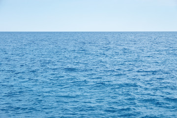 Obraz premium clear sky and ocean water