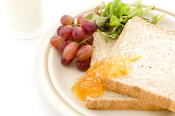 胚芽パン 朝食イメージ