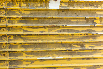 Naklejka premium Schmutziges gelbes Blech