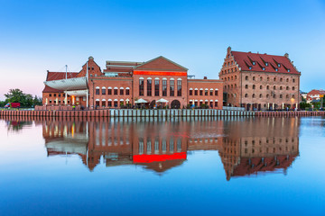 Fototapeta premium Architecture of the old town in Gdansk over Motlawa river, Poland