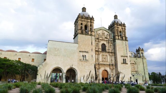 Church of Santo Domingo de Guzman. Oaxaca, Mexico　Time lapse
