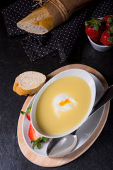 Asparagus cream soup with egg