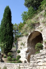 Fototapeta na wymiar Gordes,classé plus beau village de France en Provence dans le Vaucluse