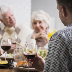 Mature and young marriages during family dinner