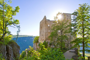 Burg Reußenstein in der Sonne - schwäbische Alb