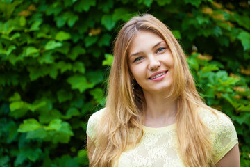 Naklejka premium Portrait close up of young beautiful blonde woman