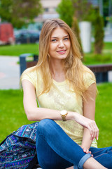 Obraz premium Portrait close up of young beautiful blonde woman