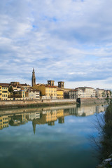 Obraz premium Arno River and houses on waterfront