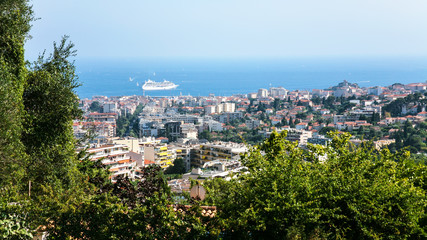 Fototapeta na wymiar view of cote d'azur and Cannes city
