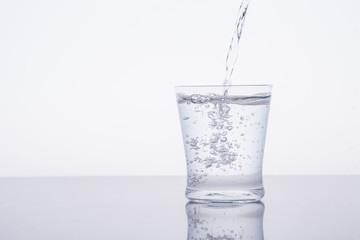 水を注ぐ