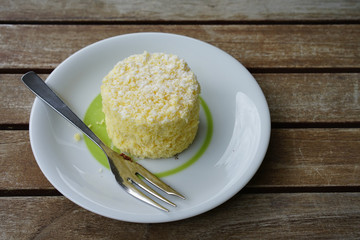 Round Puffy Yellow Chessecake