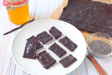 Kakao- Riegeln mit Chiasamen