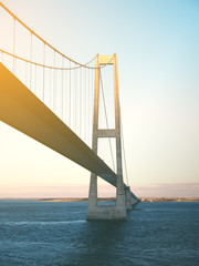 Obraz premium Öresundbrücke im Sonnenuntergang 