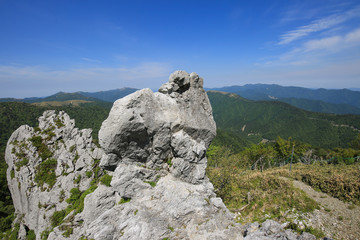 徳島県三好市　剣山　御塔石