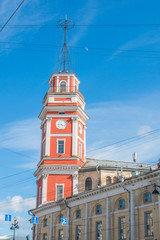 Obraz premium Roter Turm auf dem Newski Prospekt (Невский проспект) Sankt Petersburg (Санкт-Петербург) Russland (Россия)