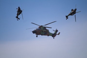 Fototapeta premium hélicoptères en manoeuvres