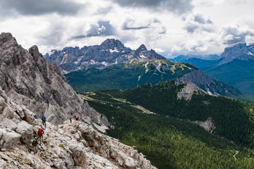 Fototapeta na wymiar Treking w Dolomitach, Alpy, Włochy