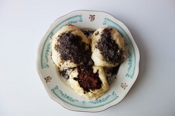Cake cooked by steaming