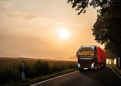 LKW im Nebel