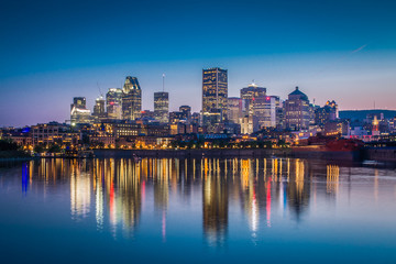 Fototapeta premium Montreal Downtown Widok Z Accross St Lawrence River