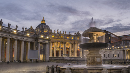 Fototapeta premium St peter's square in Vatican city at dusk