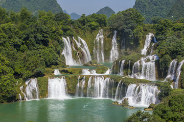 Fototapeta na wymiar Detian waterfall scenery