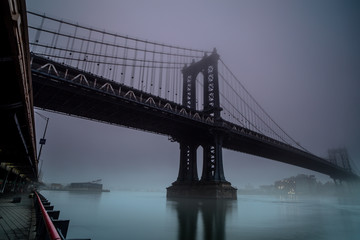 Manhattan bridge on a foggy morning
