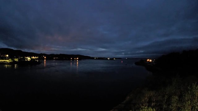 8 Stunden Zeitraffer - Nacht zum Tag - der Lora Wasserf&auml;lle aufgenommen von der Connel Br&uuml;cke bei Oban, Argyll, Schottland