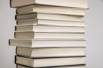 積み重なった本３