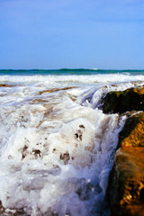 Brandung und Wellen am Strand