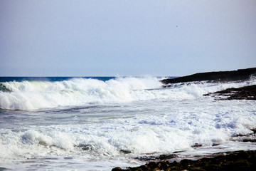 Brandung und Wellen am Strand