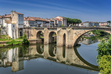 Obraz premium Pont des Cieutats in Villeheuve sur Lot