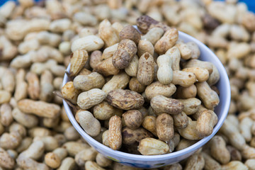 Boiled peanuts in bowl, ready to eating