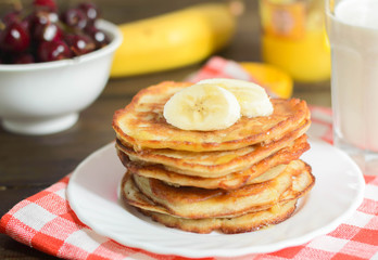 pancake with banana and honey