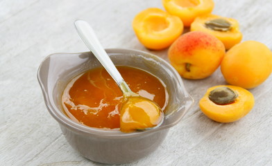confiture d'abricots du roussillon,d'été
