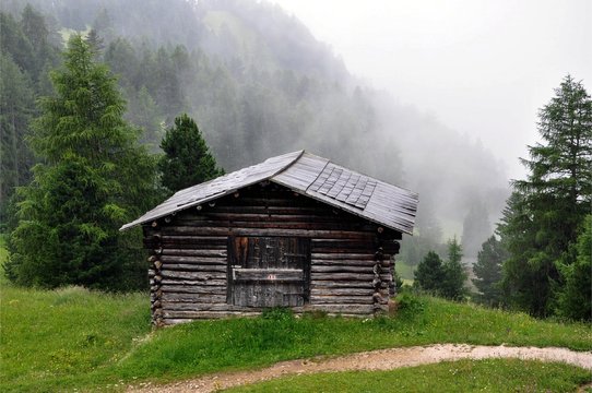 Hütte im Grödnertal