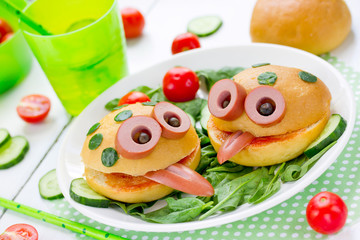 Frog sandwich - creative idea for kids lunch