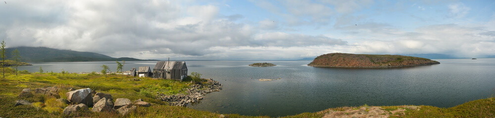 Obraz na płótnie Canvas Panorama. Islands in the North lake.