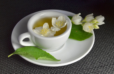green jasmine tea fresh flowers