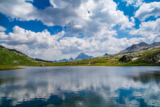 Laghi di Bes, Lac Longet, Monviso