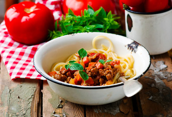 Spaghetti with sauce a bolognese.