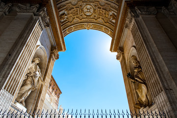 Fototapeta premium Detail of architecture Basilica di San Pietro