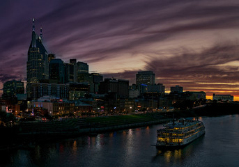 Fototapeta na wymiar Nashville Skyline with General Jackson Showboat
