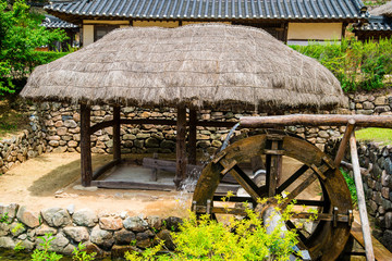 Obraz premium South Korea's ancient waterwheel in Andong Folk Village