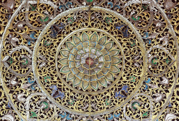 Obraz premium Thai traditional flower wood carving.