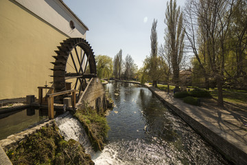 Altes wasserkraftwerk auf einem Bach in Ungarn, Tapolca