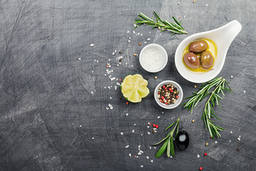 Obraz na płótnie Canvas Olive oil, herbs and spices