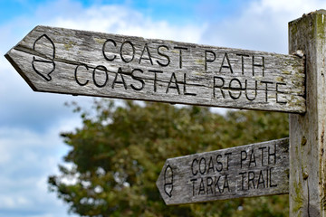Tarka Trail and Coast Path sign 4 - obrazy, fototapety, plakaty