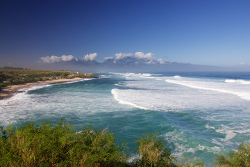 View from Hookipa Lookout to Hookipa Beach Park (Ho’okipa) on the Hawaiian island of Maui
