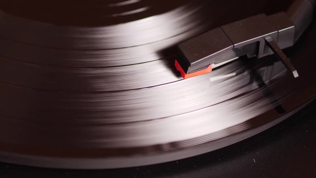 Record player playing in slowmo